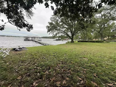 18706 Eastside Rd, Troup, TX 75789