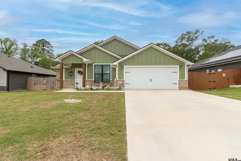 16210 Crossing Cir, Lindale, TX 75771