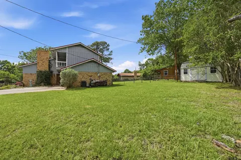 Exterior - 115 Imperial Dr, Mabank, TX 75156 photo 4 of 5