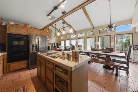 Kitchen - 115 Imperial Dr, Mabank, TX 75156 photo 4 of 4