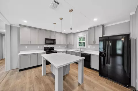 323 Neches Dr, Bullard, TX 75757