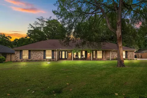 306 Princess St, Whitehouse, TX 75791