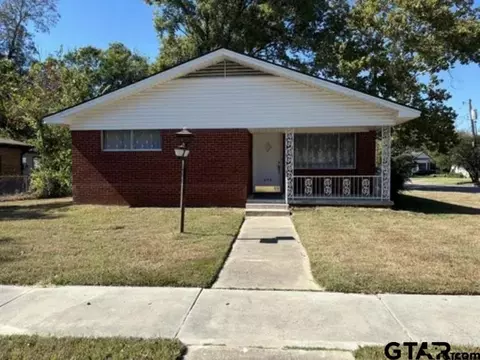 615 N Pacific St, Mineola, TX 75773