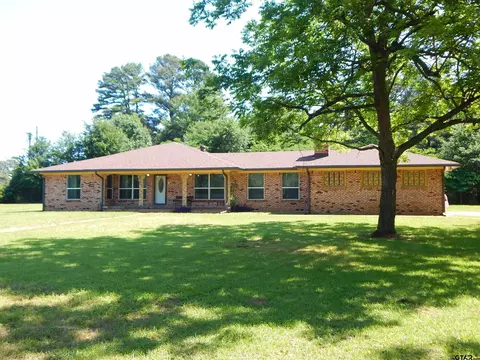 101 Lane Dr, Gladewater, TX 75647