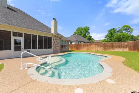105 Nathan Rd, Chandler, TX 75758