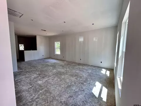 Living - 201 E Fleming, Longview, TX 75604 photo 1 of 2