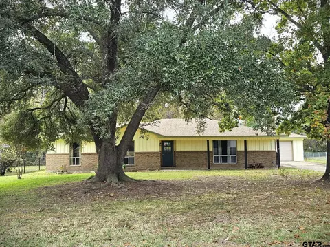 5779 N Cape Dr, Chandler, TX 75758