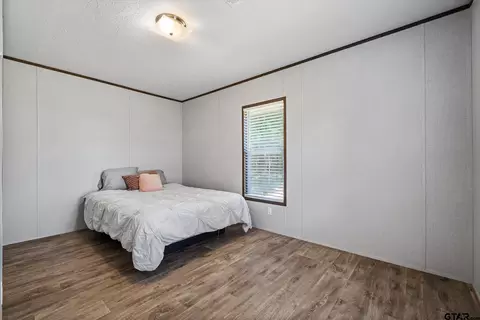 Bedroom - 9830 E Us-80, Terrell, TX 75161 photo 3 of 4