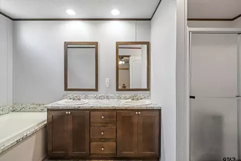 Bath - 9830 E Us-80, Terrell, TX 75161 photo 3 of 4