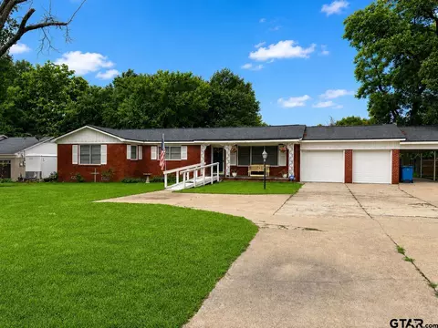 1611 N Pacific St, Mineola, TX 75773