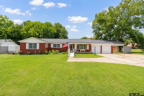 1611 N Pacific St, Mineola, TX 75773