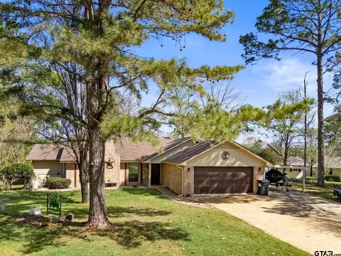 109 Old Barn Cir, Holly Lake Ranch, TX 75765