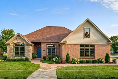 304 Colton Cv, Lindale, TX 75771
