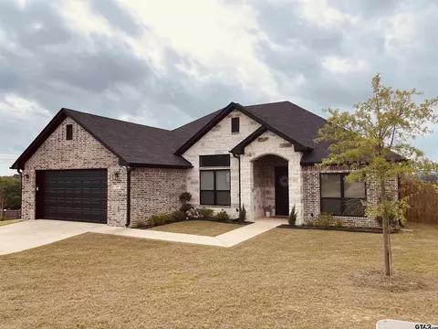320 Amanda Ave, Bullard, TX 75757
