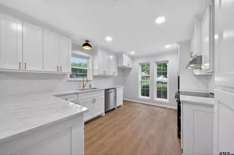 607 Hampton Hill Dr, Tyler, TX 75703