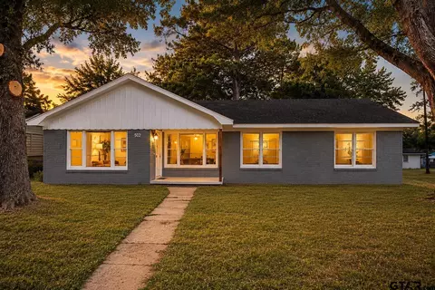 502 N Tyler St, Big Sandy, TX 75755