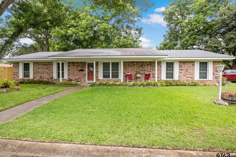 1002 S Lide Ave, Mount Pleasant, TX 75455