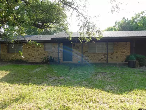 303 S Langham St, Troup, TX 75789