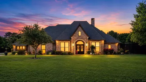 5200 Lago Vista Dr, Athens, TX 75752