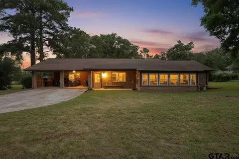 203 Texas Dr, Hideaway, TX 75771