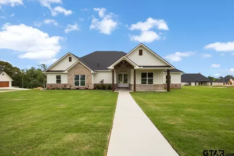 17249 Woodcrest Cir, Lindale, TX 75771
