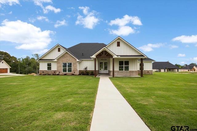 17249 Woodcrest Cir, Lindale, TX 75771