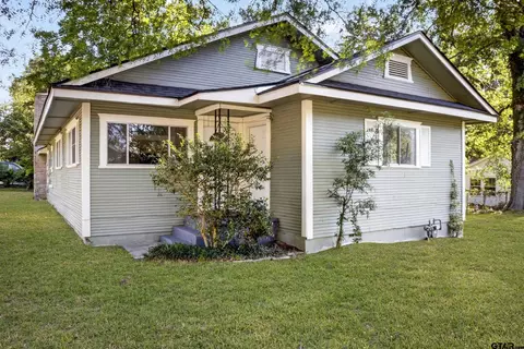 101 E College St, Big Sandy, TX 75755