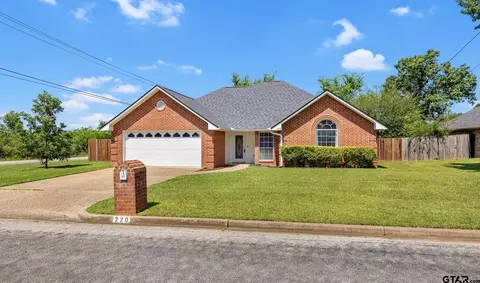 220 Eastgate Dr, Whitehouse, TX 75791