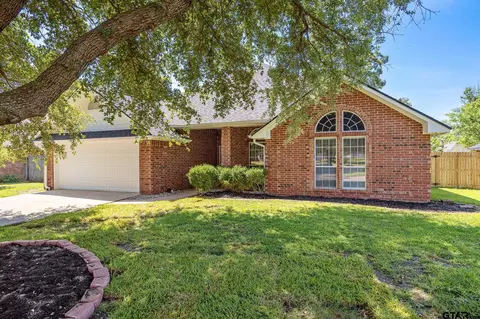 1804 Topaz Cv, Whitehouse, TX 75791