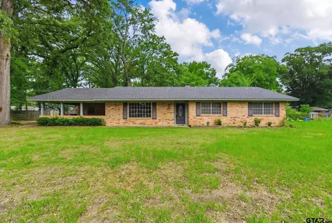 2005 Happy St, Mount Pleasant, TX 75455