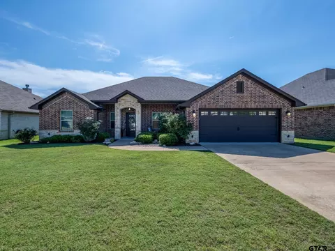 705 Reno, Chandler, TX 75758