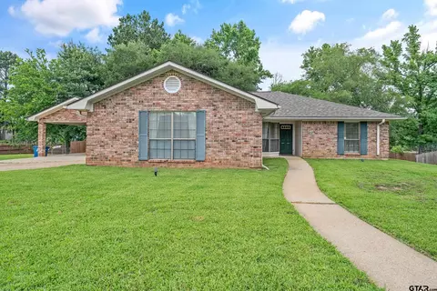 607 E Woodhaven St, White Oak, TX 75693