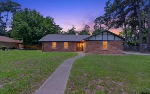 2884 Airways Dr, Tyler, TX 75704