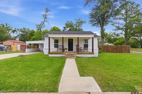 307 Locust St, Winnsboro, TX 75494