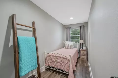 Bedroom - 14370 County Road 343, Tyler, TX 75708 photo 6 of 6