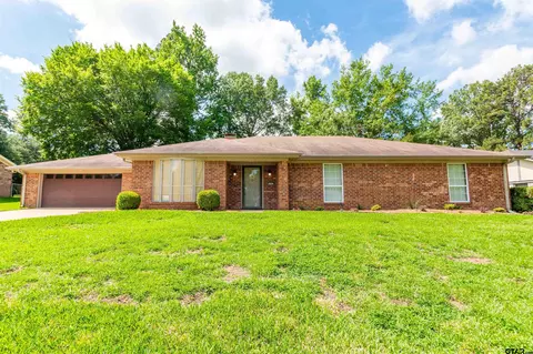 604 Hampshire St, Longview, TX 75605