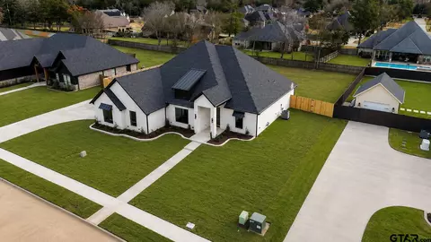 12318 Harlon St, Flint, TX 75762
