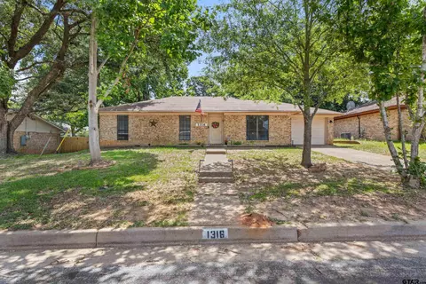 1316 Ridgeview Dr, Tyler, TX 75701