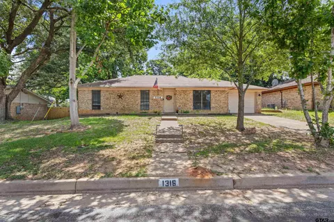 1316 Ridgeview Dr, Tyler, TX 75701