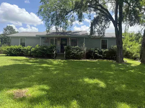 3901 Almond Rd, Big Sandy, TX 75755