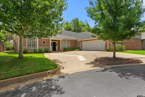 3866 Broadmoore Ct, Tyler, TX 75707