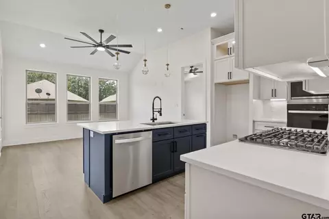 1010 Stone Wall, Mount Pleasant, TX 75456