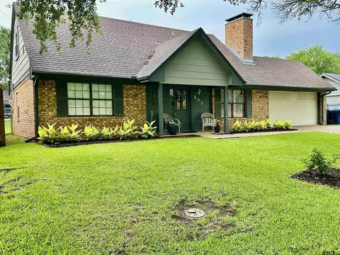403 Shelly Dr, Whitehouse, TX 75791