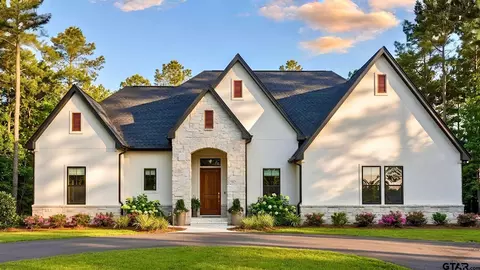 17135 Woodcrest Cir, Lindale, TX 75771