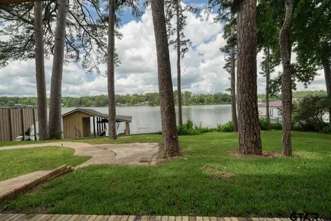 Exterior - 338 Hideaway Ln Central, Hideaway, TX 75771 photo 4 of 5