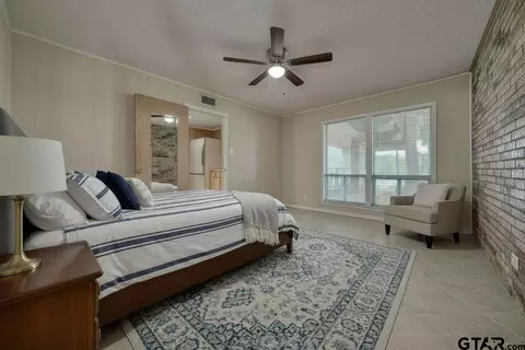 Bedroom - 338 Hideaway Ln Central, Hideaway, TX 75771 photo 4 of 5