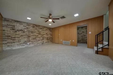 Living - 338 Hideaway Ln Central, Hideaway, TX 75771 photo 10 of 12