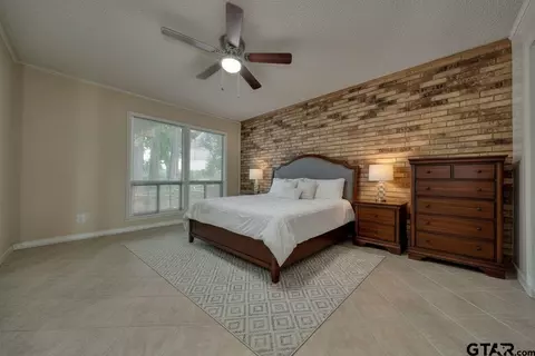 Bedroom - 338 Hideaway Ln Central, Hideaway, TX 75771 photo 3 of 5