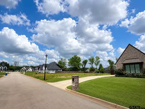 410 Cromwell St, Bullard, TX 75757
