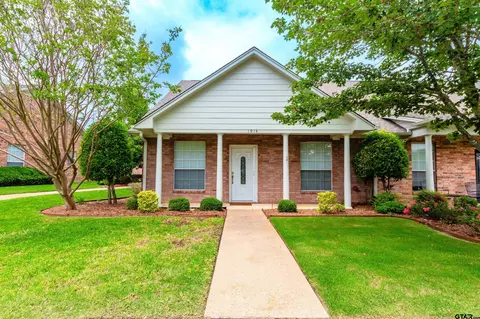 1914 Hollylake Cir, Tyler, TX 75703